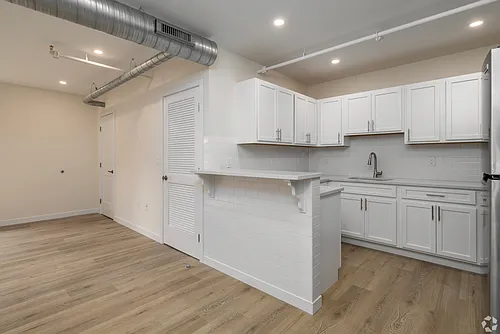 584 Main St #I Photo 1