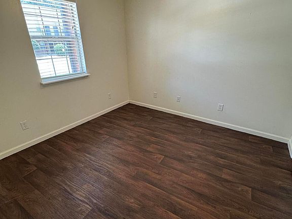 3rd image of 4006 Whitebridge Dr APT 7