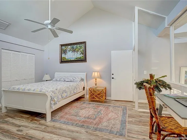 310 NE Golfview Cir #310 — Photo 14