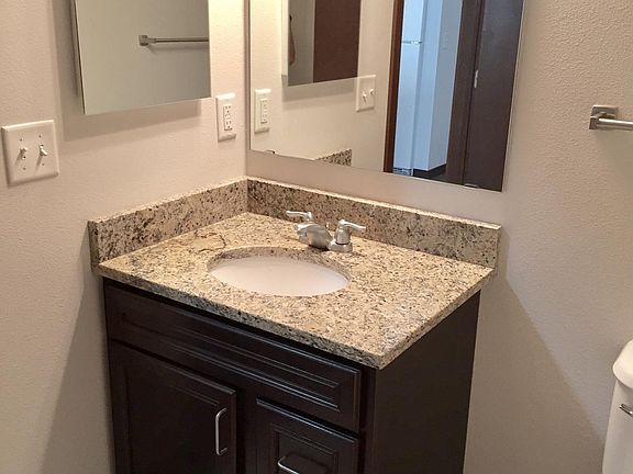 5th image of 425 W Washington Ave APT 414
