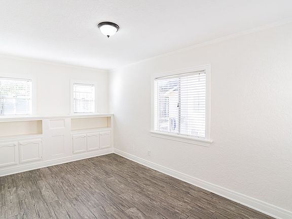 2nd image of 1020 E 75th St #1020