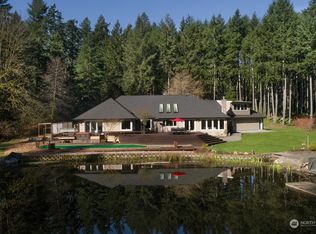 10818 Olallie Ln NE, Bainbridge Island, WA 98110