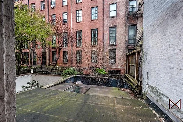 Sold by Bank Neary | media 14