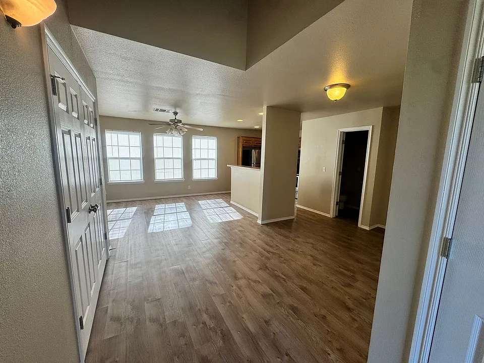 2917 Creekside Dr
