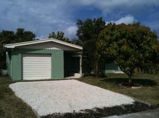 321 Evergreen Dr, Lake Park, FL 33403