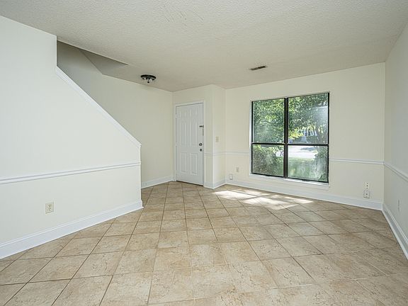 4th image of 10 Bass Ln APT A