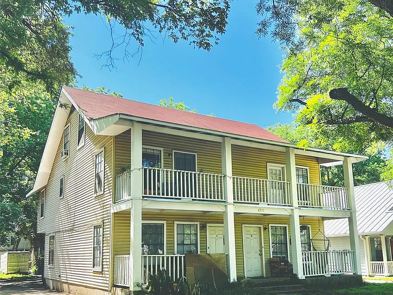 4511 Avenue B #B — Photo 1