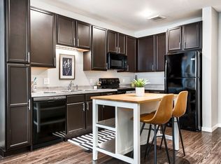 406 SW 9th St #421, Des Moines, IA 50309