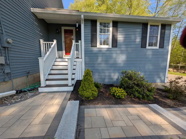 19 Muirfield Dr #1, Stratham, NH 03885