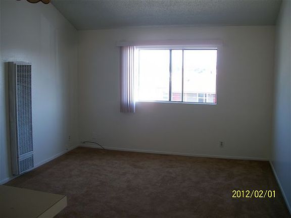 1101-304 BATHROOM 2