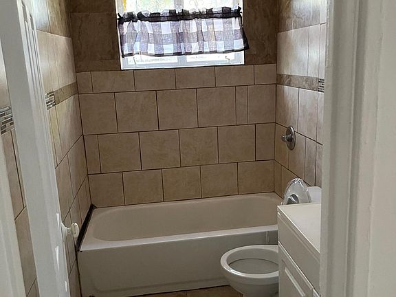 3rd image of 4626 N 37th St
