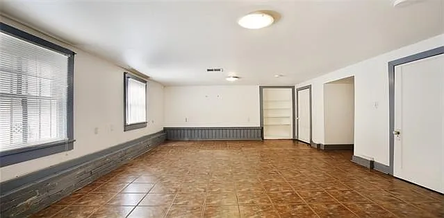 3 bed, 1.0 bath, 1270 sqft, $3,000 — Photo 3