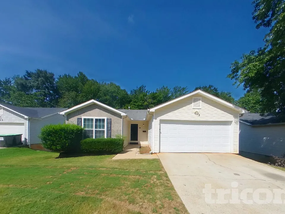119 Lake Ter