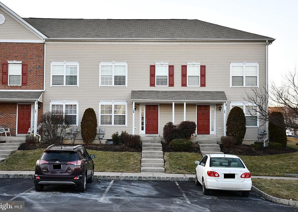 1st image of 108 Goldfinch Ct #244