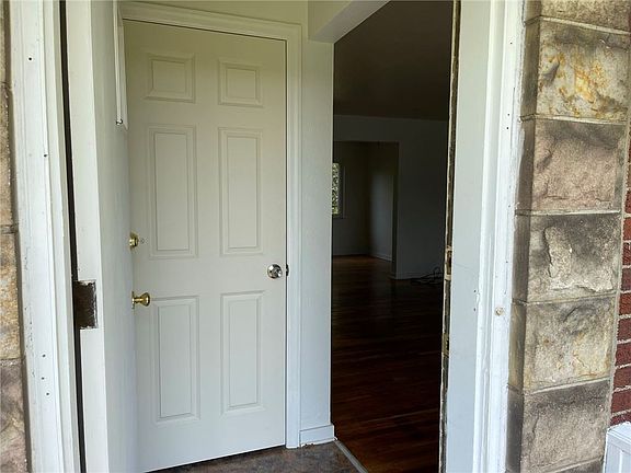 5th image of 590 Dorseyville Rd