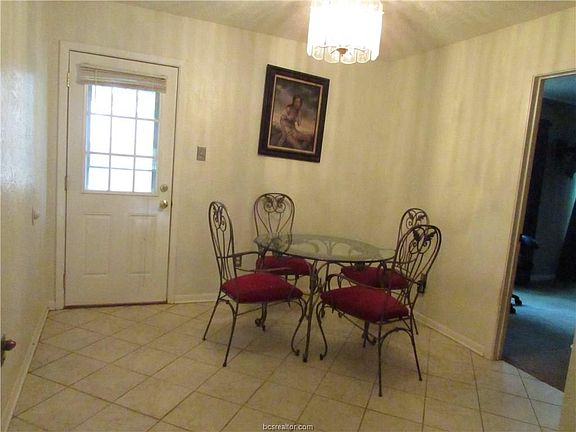 3rd image of 1006 Mistywood Ct