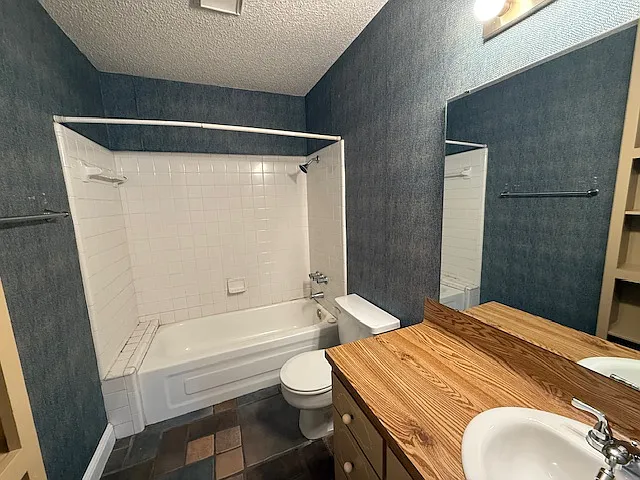 3015-3017 W Cerliano Dr #3017 — Photo 7