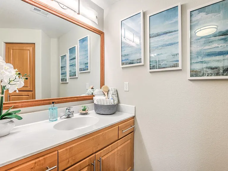 Stone Canyon Apartments — Photo 33