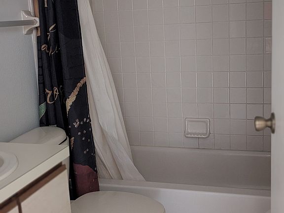 3rd image of 2413 King Oak Ct