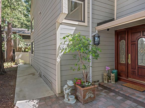 2nd image of 115 Lancewood Pl