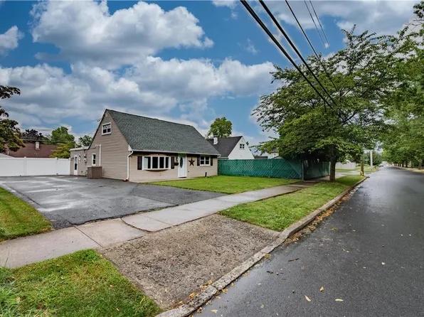 1310 Pennsylvania Ave, Bethlehem, PA 18018