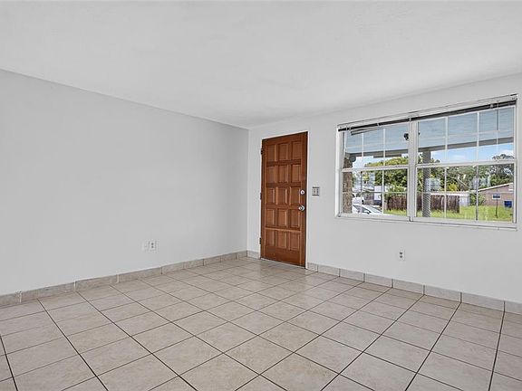 3rd image of 3852 SUNRAY DRIVE