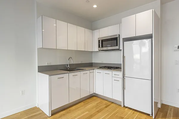 Rented by Triumph Property Group | media 11