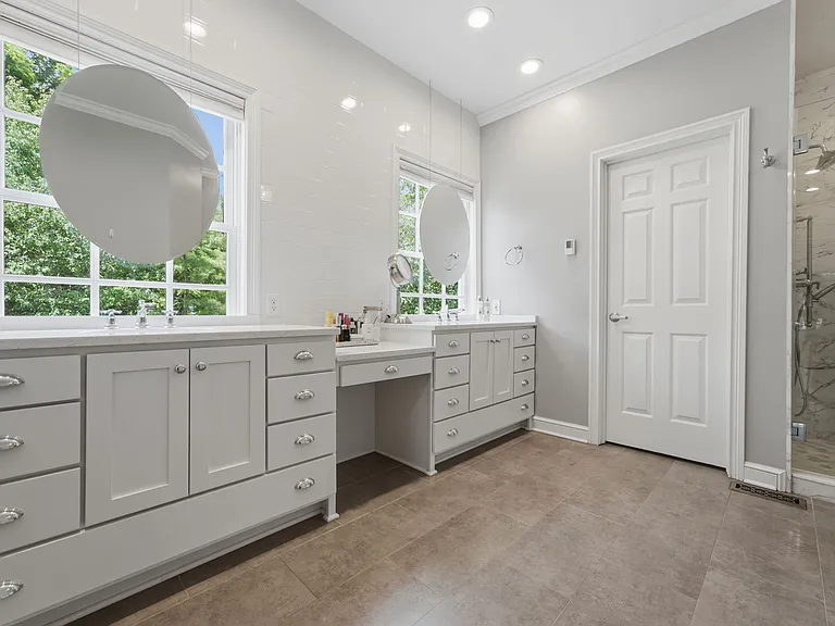 7273 Berkley Sq S — Photo 15