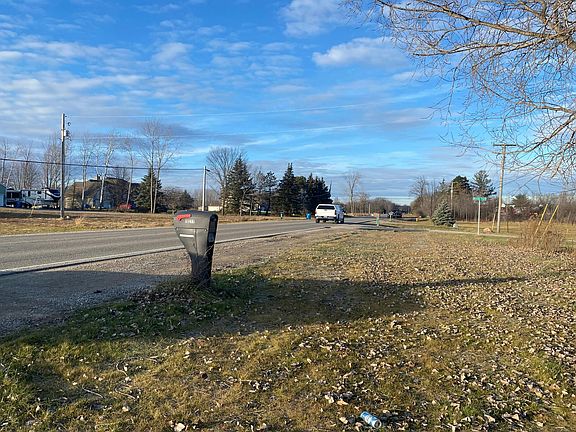 4th image of 10211 N Fenton Rd