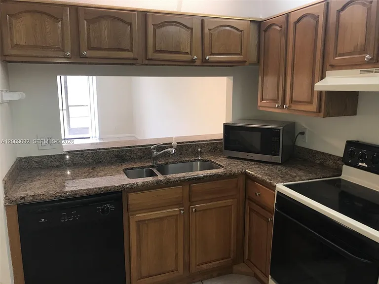 6796 Palmetto Cir S #101 — Photo 3