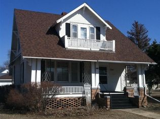 704 S Main St, Freeman, SD 57029