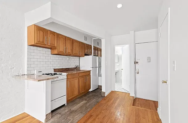 Rented by Douglas Elliman | media 8