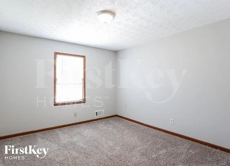 240 Summerwood Ln — Photo 13
