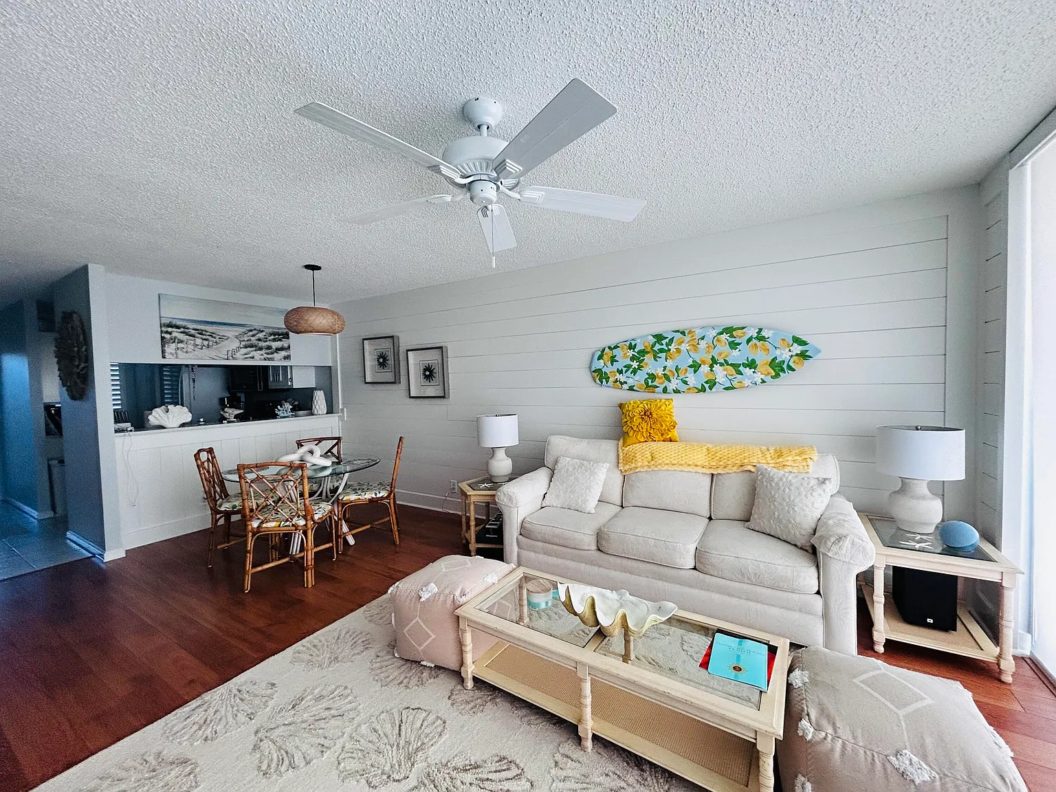 2 bed, 2.0 bath, 1056 sqft, $8,000 — Photo 2