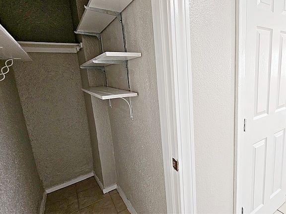 4th image of 415-441 W 10th St #1B-1Ba-480Sqft