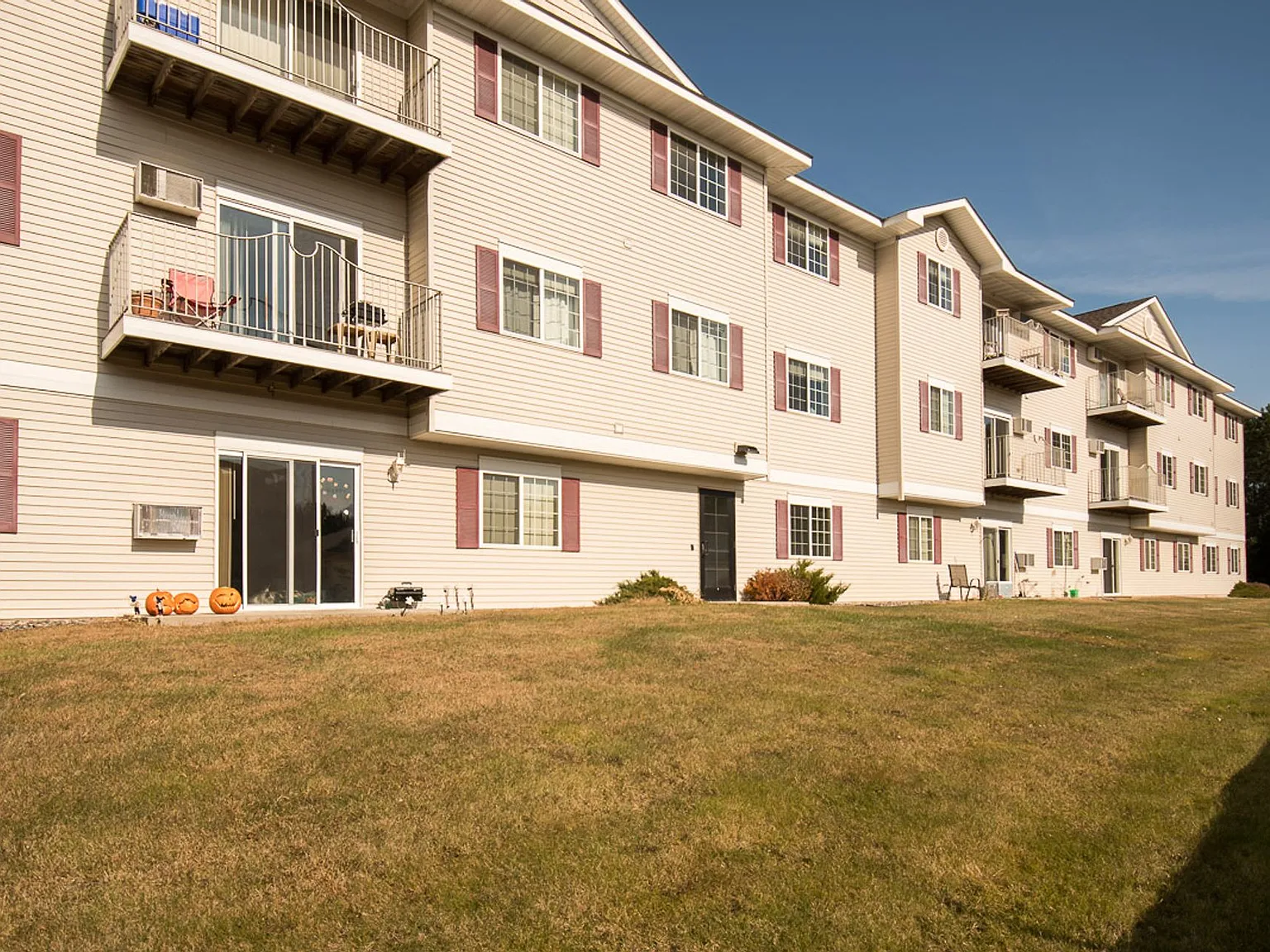 Prairie View Apartments LLC — Photo 3