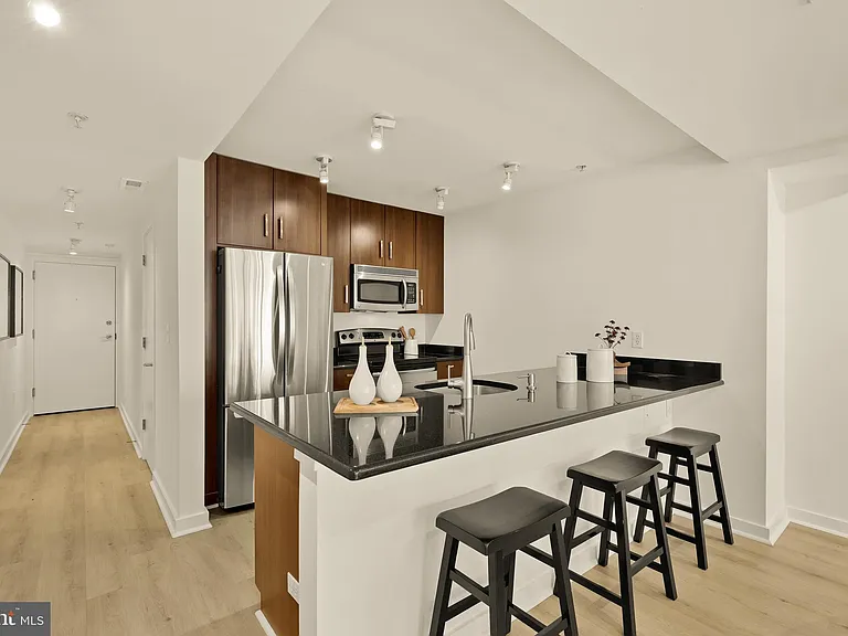 1423 Newton St NW #204 — Photo 5