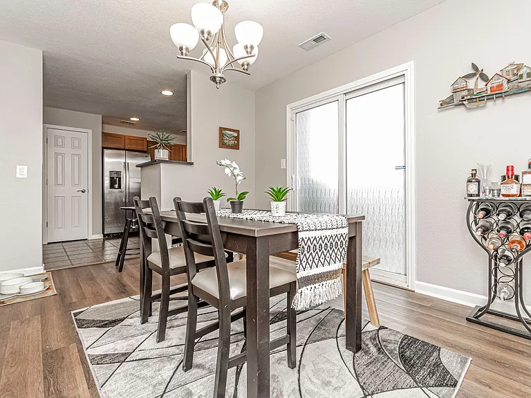 601 Seitz Ct — Photo 9