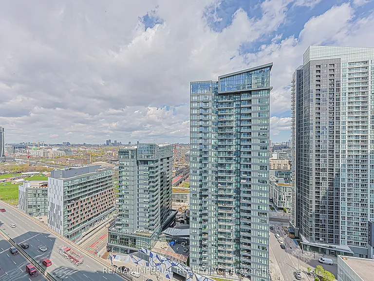 17 Bathurst St #2707 — Photo 32