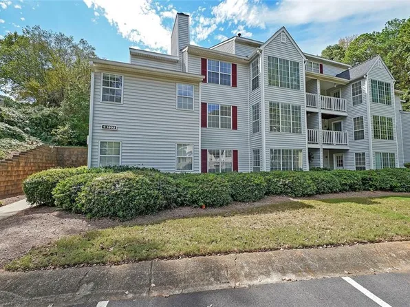 1302 Glenleaf Dr, Peachtree Corners, GA 30092