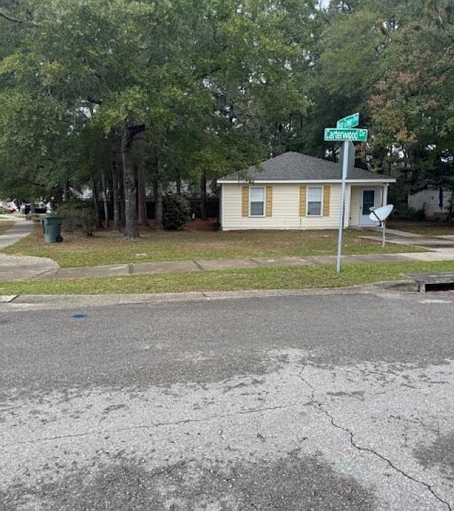 1st image of 300 Carterwood Dr
