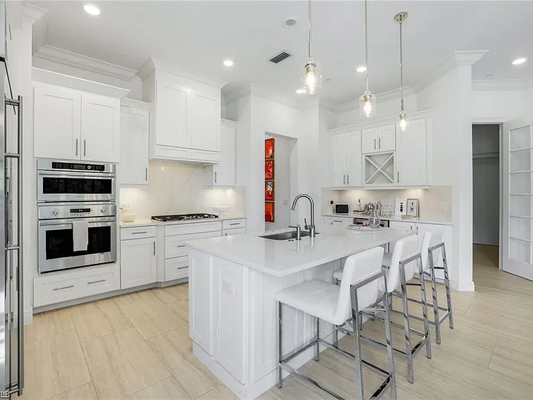 16374 Viansa Way #302 — Photo 4