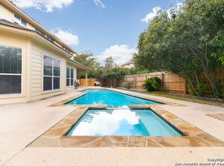 9207 Putnam Dr, Helotes, TX 78023