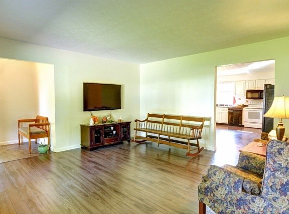 4th image of 8579 Twincreek Dr