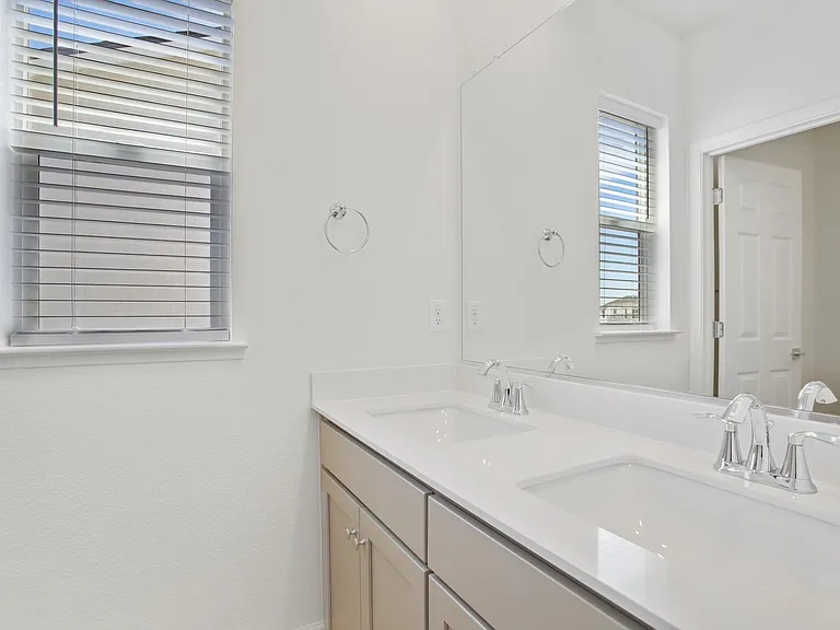 2926 Granger St — Photo 42
