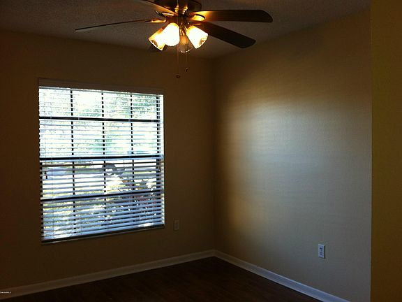 5th image of 803 White Pine Ave #0