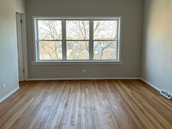 2nd image of 4528 N Lincoln Ave #3N