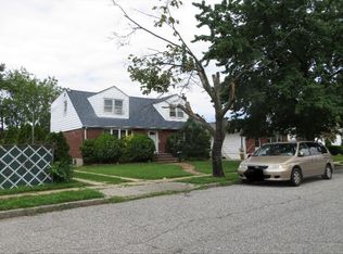 500 Cameron St, Elmont, NY 11003