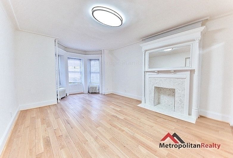1st image of 605 6th St APT 1