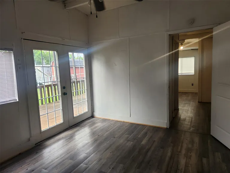 4439 S 13th St — Photo 3